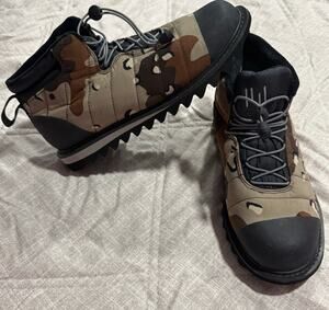 Holden Apres Ski Boots Camo Waterproof Winter Womens Sz 9 Brown Black MSRP $120